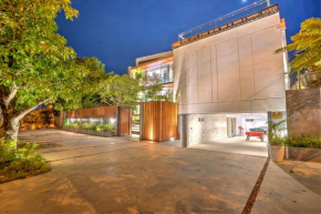 The Querencia Alma Luxury pool villa with Sauna - Free Pick up and Full AC